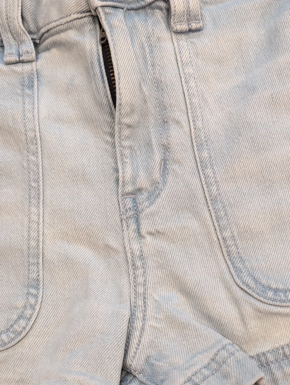 AE Shorts - Picture 6 of 9